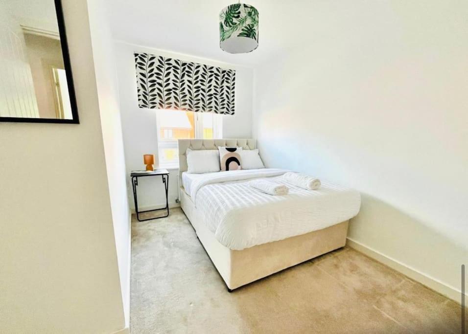 Ashford Retreat - Luxury Home With Double Parking Extérieur photo