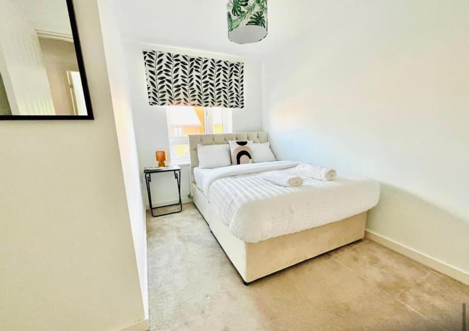Ashford Retreat - Luxury Home With Double Parking Extérieur photo