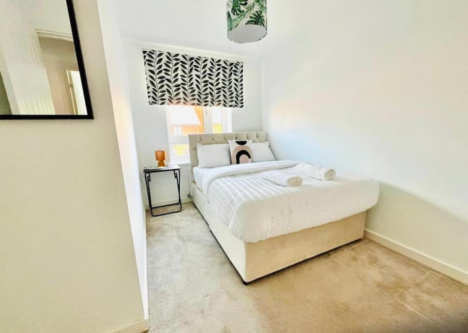 Ashford Retreat - Luxury Home With Double Parking Extérieur photo