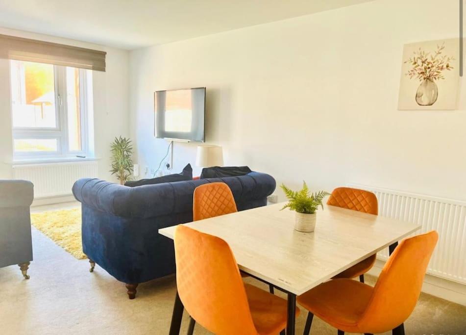 Ashford Retreat - Luxury Home With Double Parking Extérieur photo